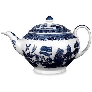 Johnson Brothers Blue Willow Tea Pot (circa 1980’s)